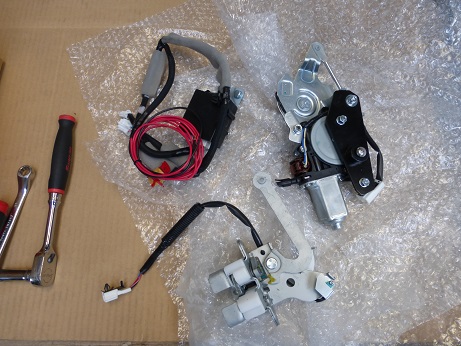 ARJ NV350キャラバン E26 RゲートオートクロージャーＫＩＴ