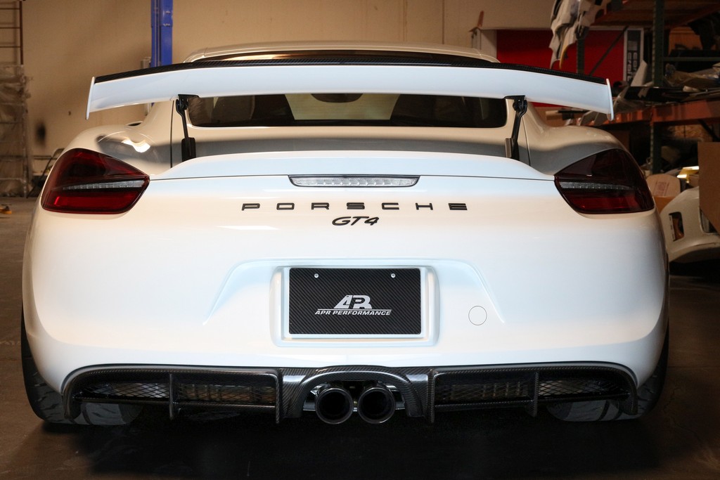 ANYS INTERNATIONAL PORSCHE Cayman GT4 by APR Performance カーボンリアディフューザー
