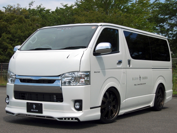 BLESS ハイエース 200系 標準ボディ 4型 フロントリップスポイラー FRP製 専用デイライトキット付