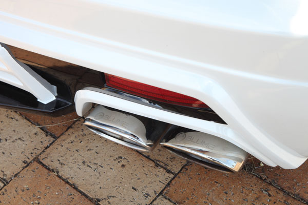 BLUME ハイエース 200系 SURGE リアマフラーカッター