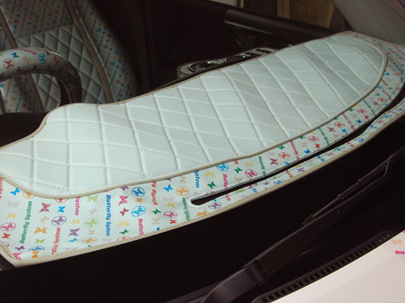 Butterfly System ハイエース 200系 標準ボディ モノグラムマルチカラーダッシュマット