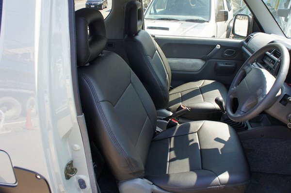 CARSTYLE ジムニー JB23W シートカバー カラー：ブラック