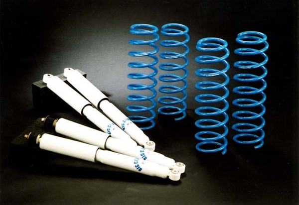 4x4 Engineering ハイエース KDH205/206 カントリーサスペンションキット