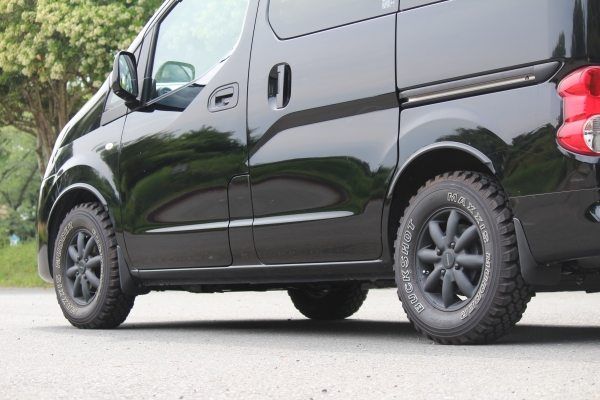 GARAGE VARY NV200 バネット フェンダートリム