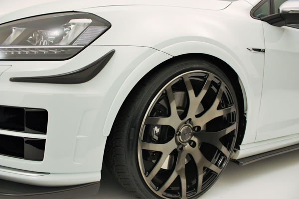 GARAGE VARY VW GOLF 7 グレード：TSI ローダウンフェンダートリム