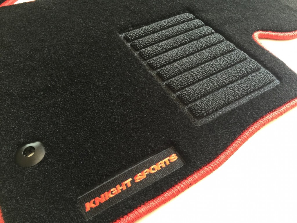 KNIGHT SPORTS アクセラ BM フロアマット