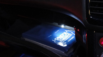 LIBERAL レヴォーグ VM LEDグローブボックス