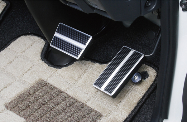 LEGANCE ハイエース 200系 インテリアビレットペダル ブラックタイプ