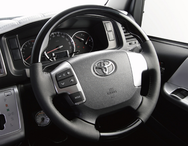 LEGANCE ハイエース 200系 標準ボディ ステアリング