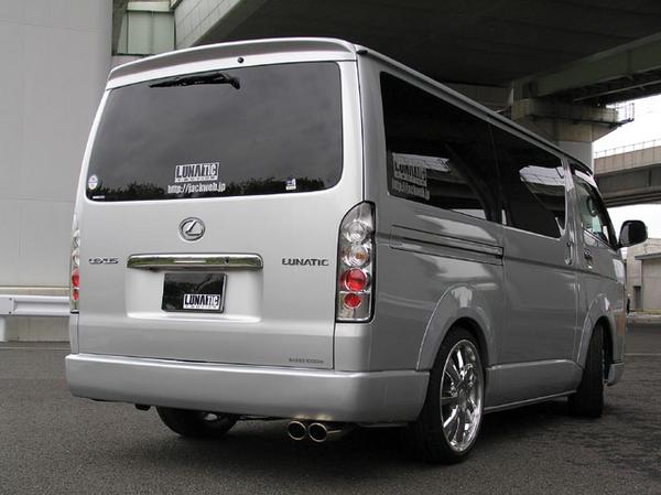 LUNATIC EMOTION ハイエース 200系 ワゴンルックリアバンパー