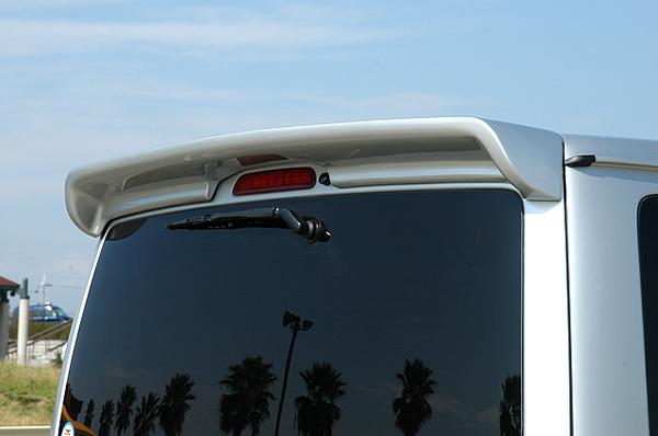 LUNATIC EMOTION ハイエース 200系 リアウイング