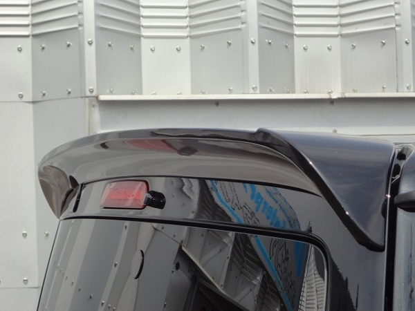 Okada Enterprise ハイエース 200系 標準ボディ 4型 リアウイング