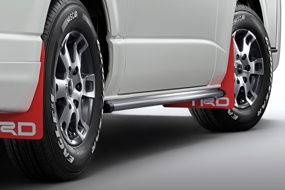 TRD ハイエース 200系 4型 サイドスカートVer.2