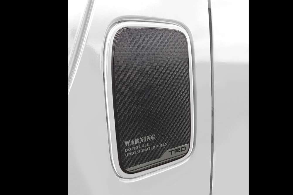 TRD レジアスエース 200系 TRDフューエルガーニッシュ