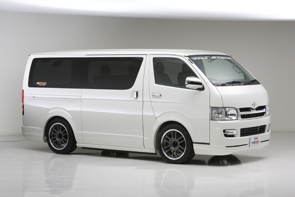 UI Vehicle ハイエース 200系 標準ボディ 3型 ｌ/ｌｌ型 エアロ3点セット