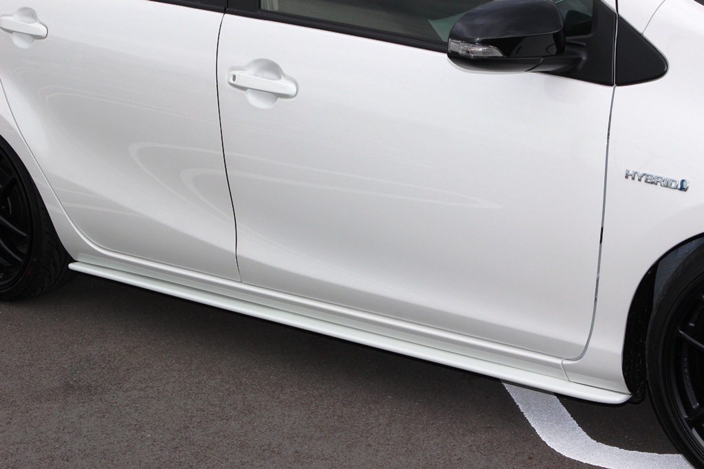 VAB SPORTS アクア NHP10 サイドステップ