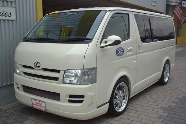 WORLD ハイエース 200系 標準ボディ ｌ/ｌｌ型 フロントハーフスポイラー