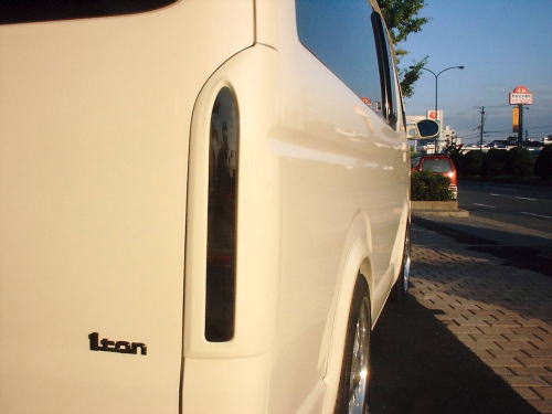 WORLD ハイエース 200系 標準ボディ テールシェイド