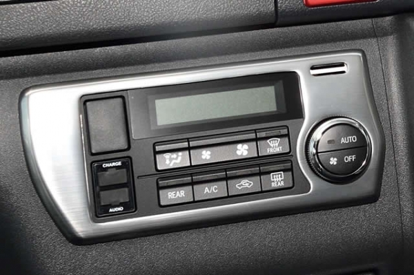 WORLD ハイエース 200系 標準ボディ 4型 エアコンスイッチパネル